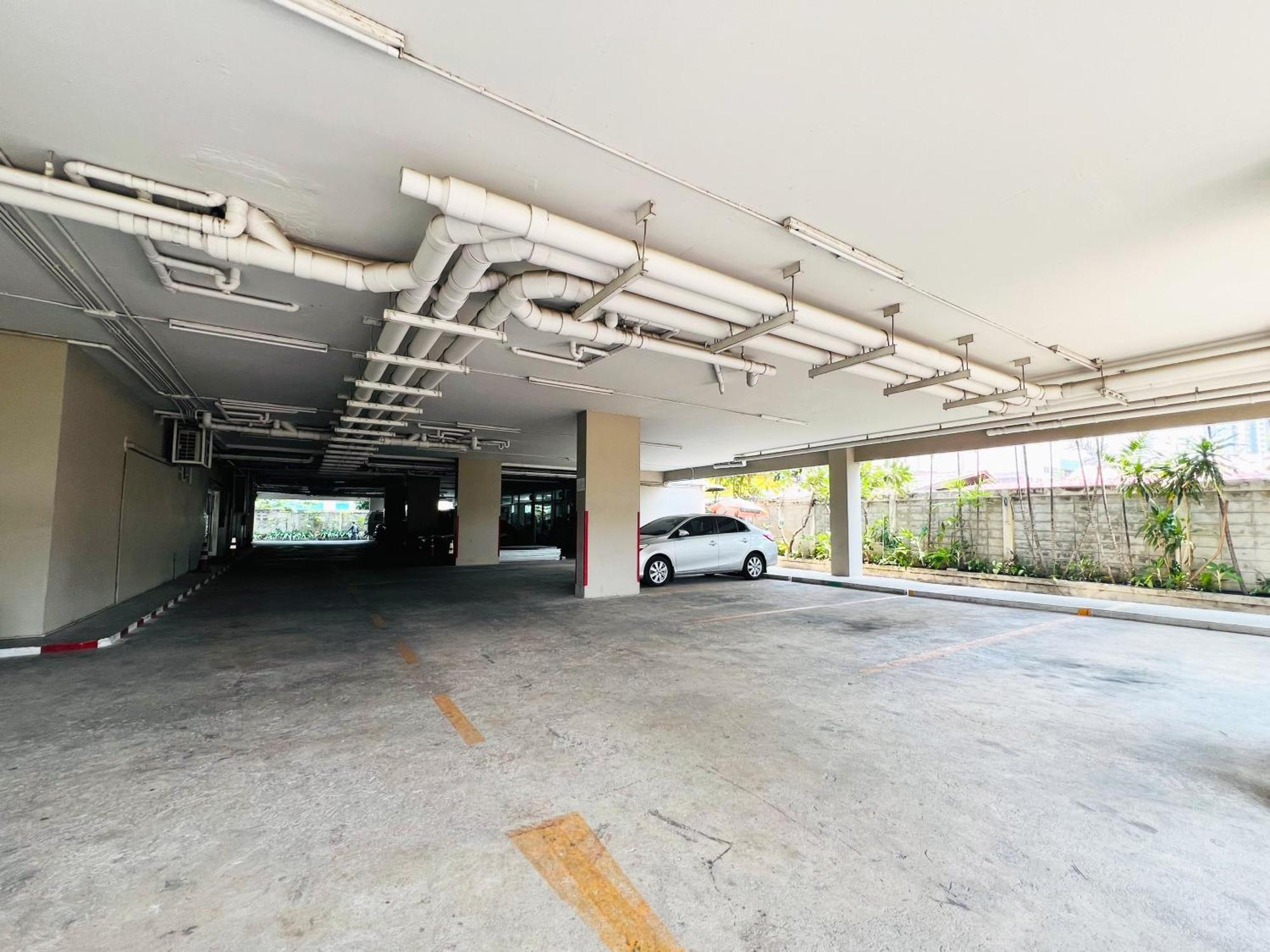 14 Place Bangkok Exterior photo