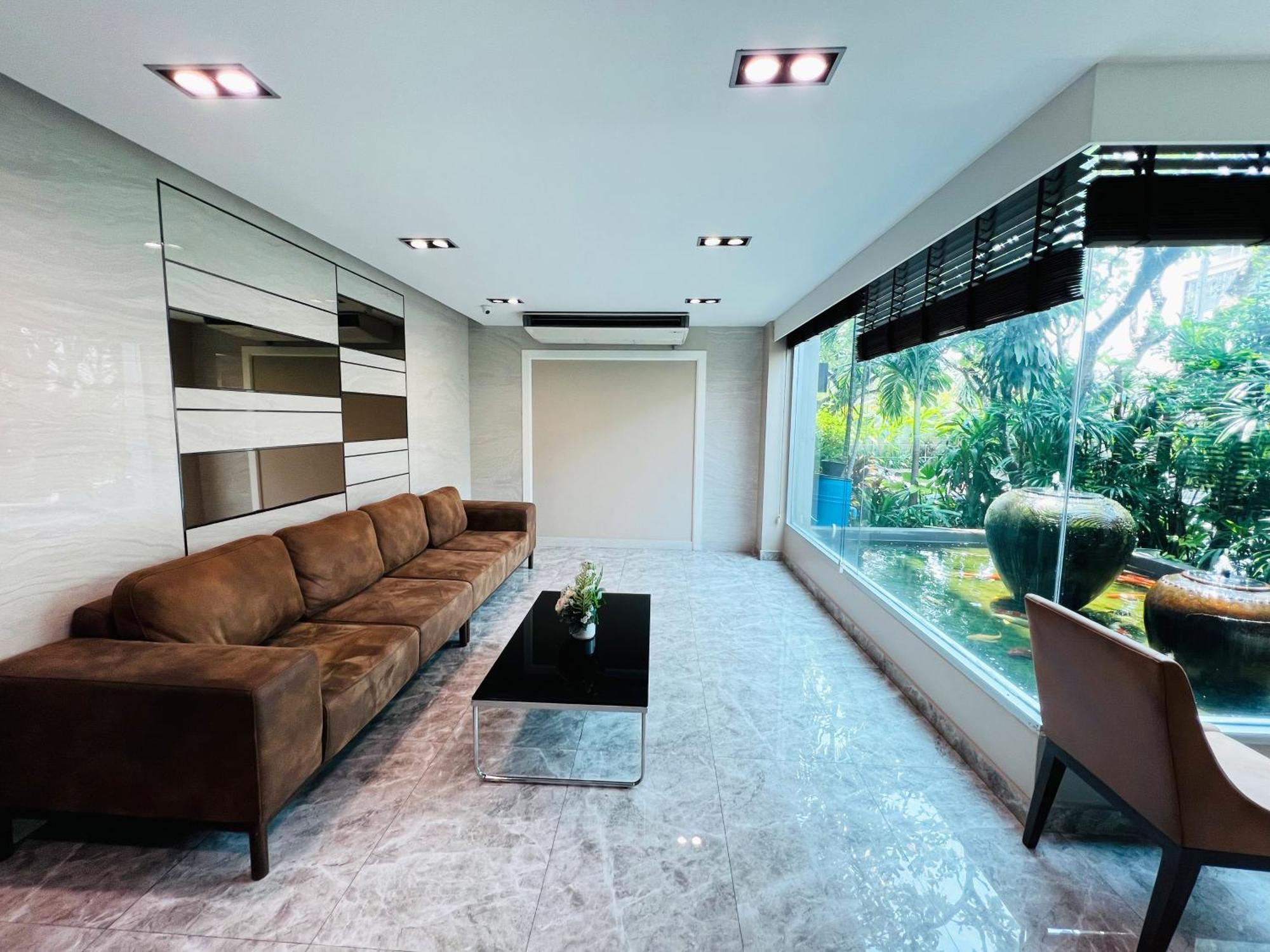 14 Place Bangkok Exterior photo