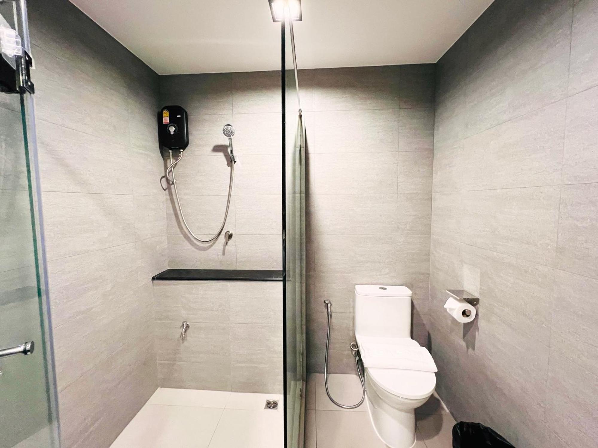 14 Place Bangkok Exterior photo