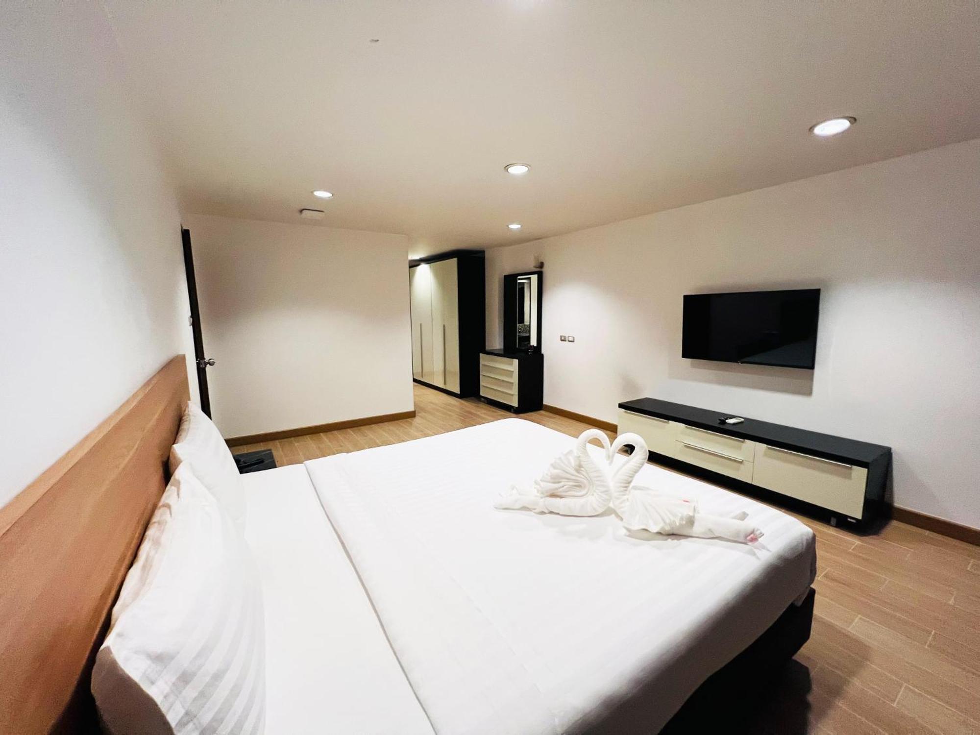14 Place Bangkok Exterior photo