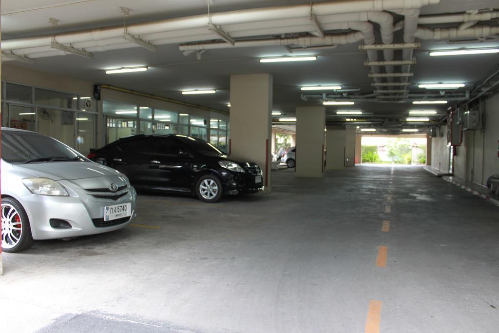 14 Place Bangkok Exterior photo