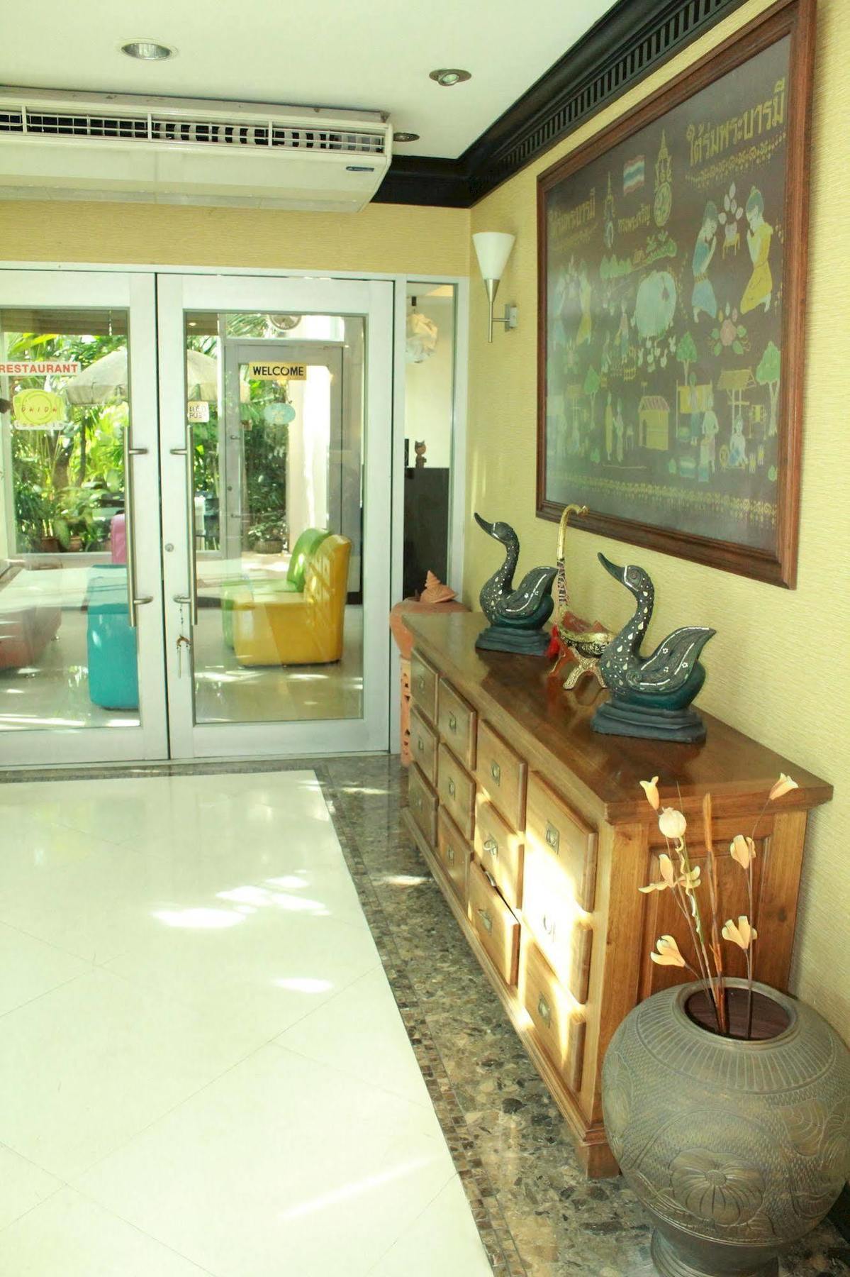 14 Place Bangkok Exterior photo