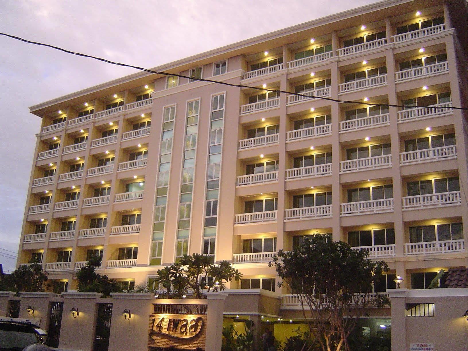 14 Place Bangkok Exterior photo